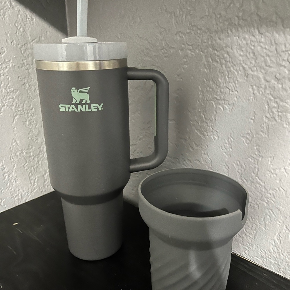 40oz Stanley Charcoal